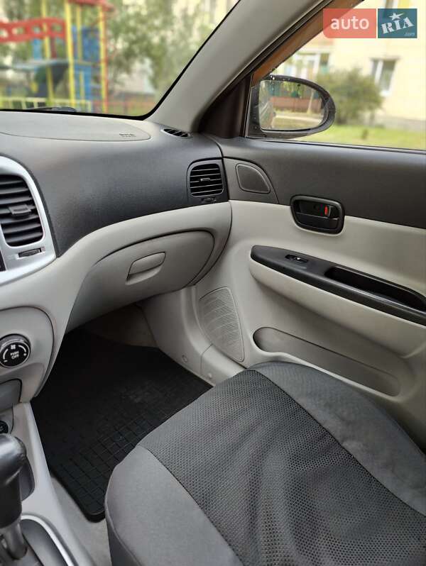 Седан Hyundai Accent 2008 в Дніпрі