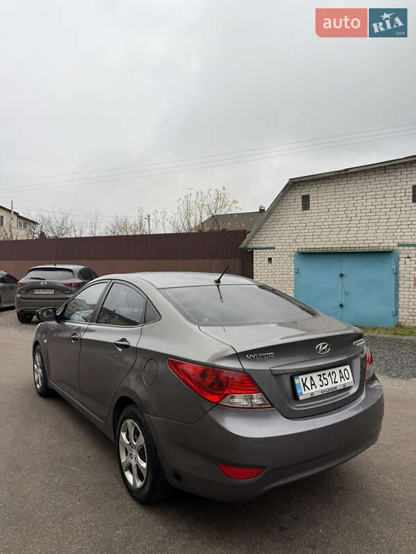 Седан Hyundai Accent 2013 в Чернигове