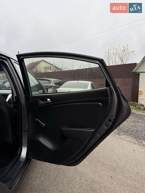 Седан Hyundai Accent 2013 в Чернигове