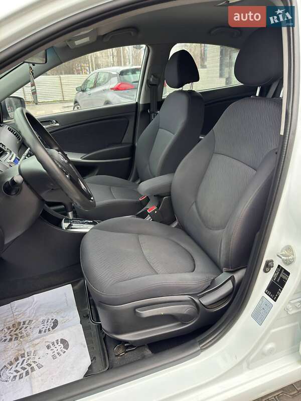 Седан Hyundai Accent 2013 в Кривому Розі