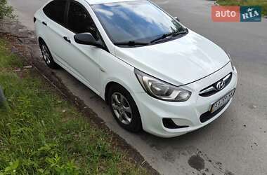 Седан Hyundai Accent 2012 в Львове