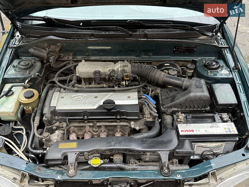 Седан Hyundai Accent 1999 в Одессе
