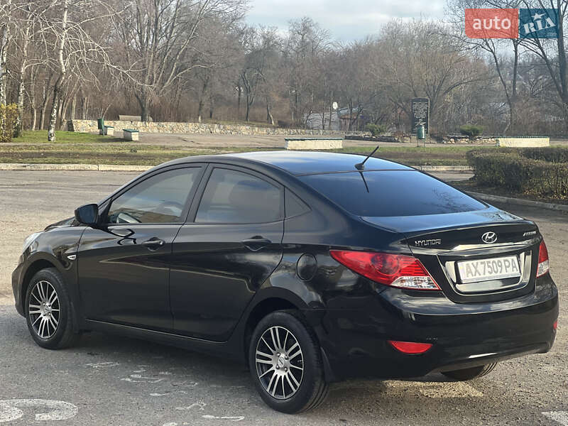 Седан Hyundai Accent 2012 в Лозовій