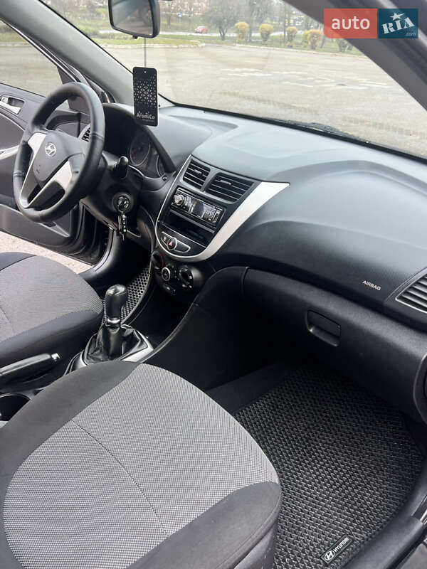 Седан Hyundai Accent 2012 в Лозовій