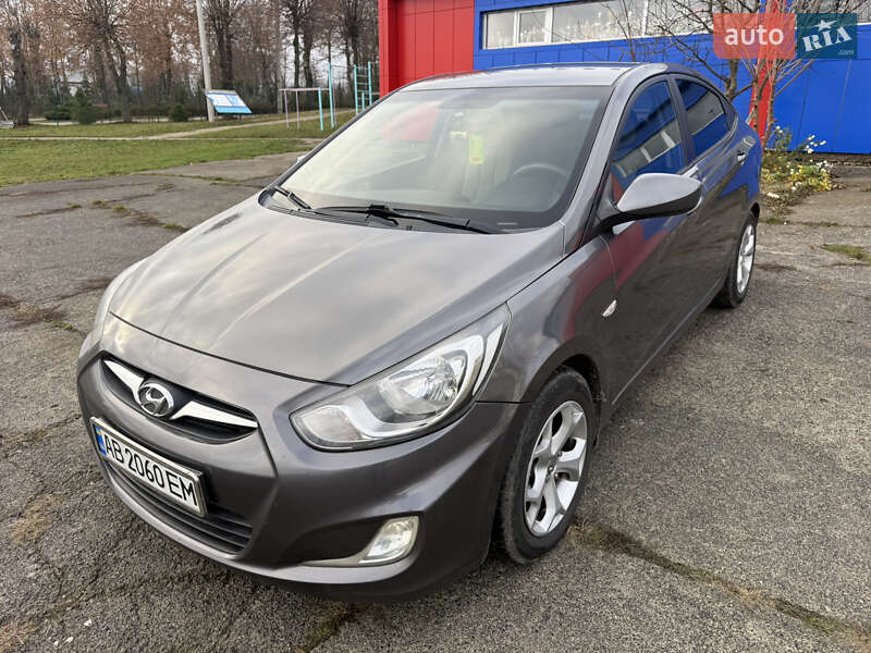 Hyundai Accent 2011