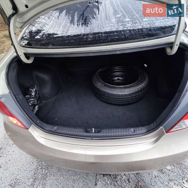 Седан Hyundai Accent 2012 в Ромнах фото 13 Седан Hyundai Accent 2012 в Ромнах