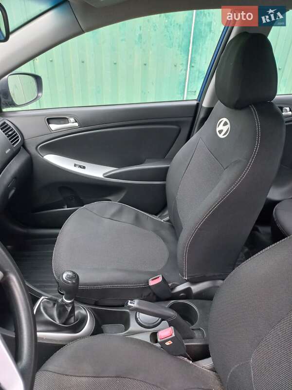 Седан Hyundai Accent 2013 в Ніжині