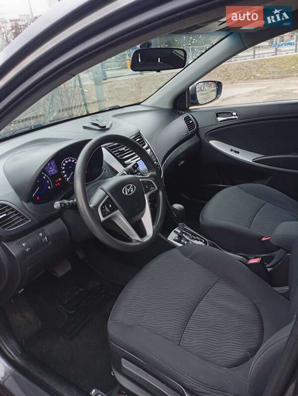 Седан Hyundai Accent 2012 в Ужгороді