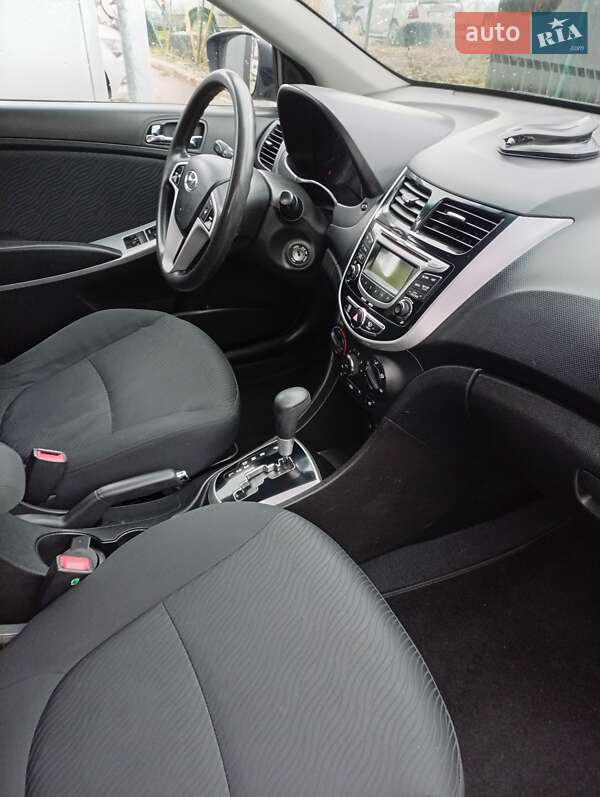 Седан Hyundai Accent 2012 в Ужгороді
