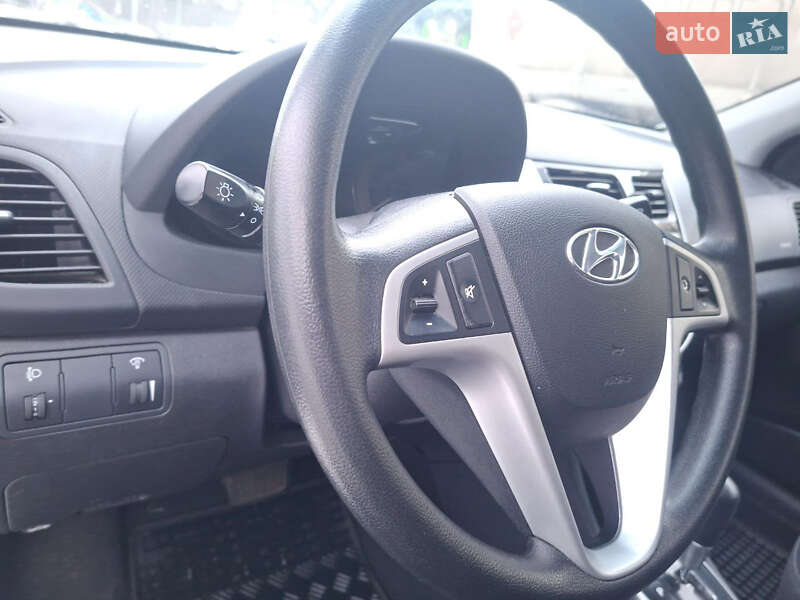 Седан Hyundai Accent 2012 в Києві фото 52 Седан Hyundai Accent 2012 в Києві