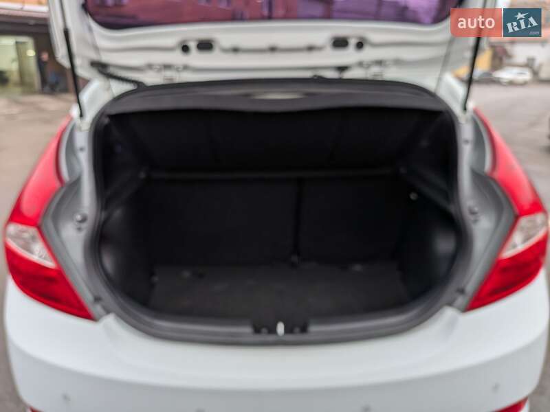 Хэтчбек Hyundai Accent 2012 в Харькове фото 17 Хэтчбек Hyundai Accent 2012 в Харькове