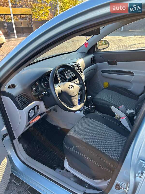 Седан Hyundai Accent 2008 в Днепре