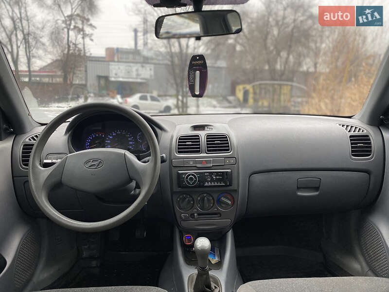 Лифтбек Hyundai Accent 2000 в Днепре фото 10 Лифтбек Hyundai Accent 2000 в Днепре