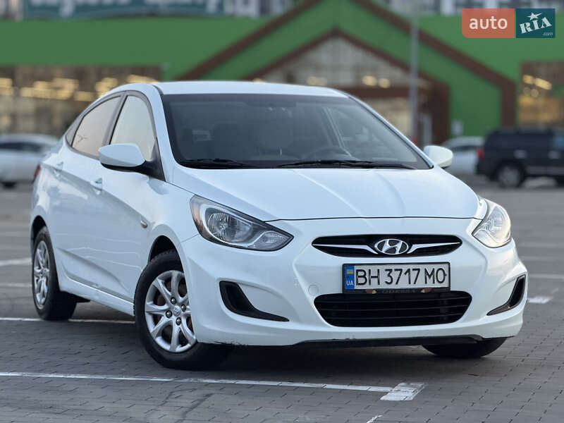 Hyundai Accent 2013
