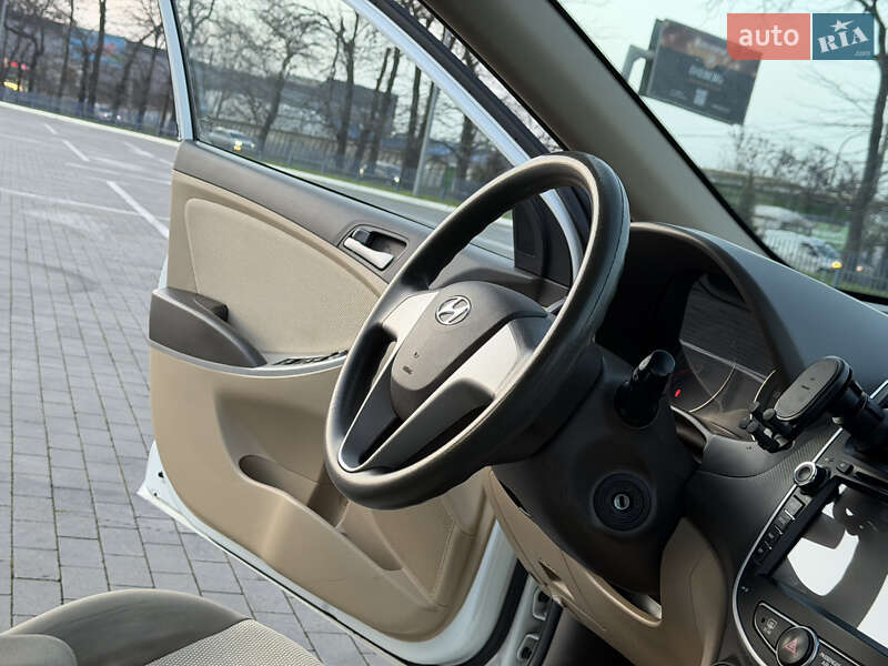 Седан Hyundai Accent 2013 в Одесі