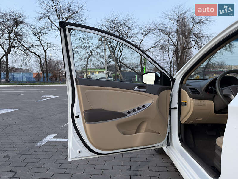 Седан Hyundai Accent 2013 в Одесі