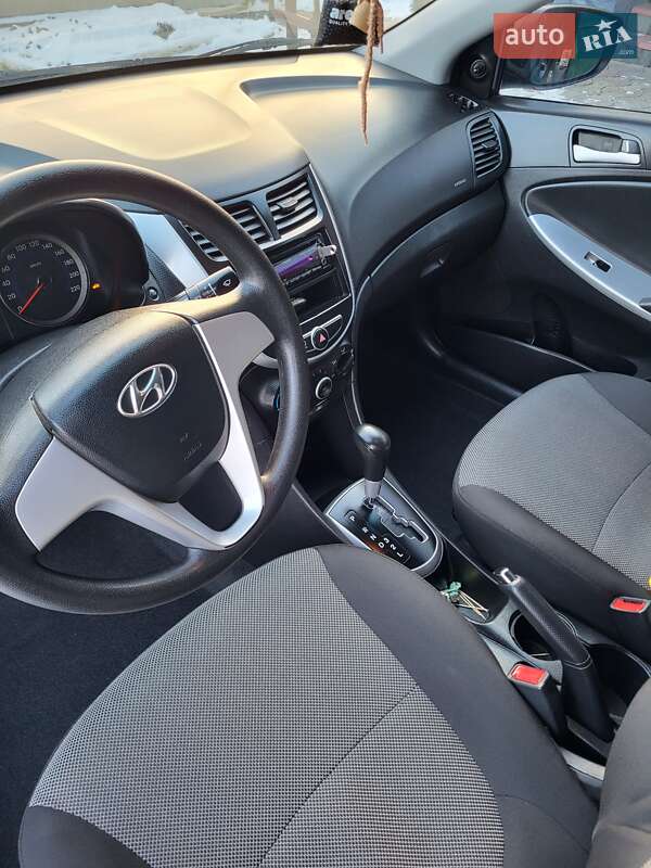 Седан Hyundai Accent 2011 в Ананьеве фото 56 Седан Hyundai Accent 2011 в Ананьеве