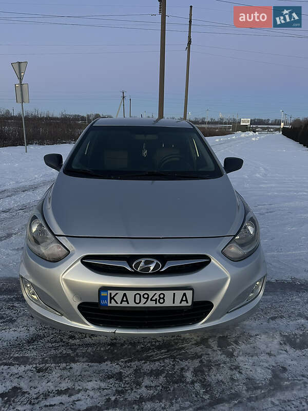 Hyundai Accent 2013