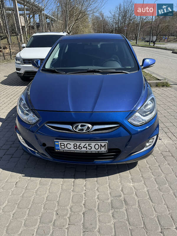 Хэтчбек Hyundai Accent 2015 в Львове фото Хэтчбек Hyundai Accent 2015 в Львове