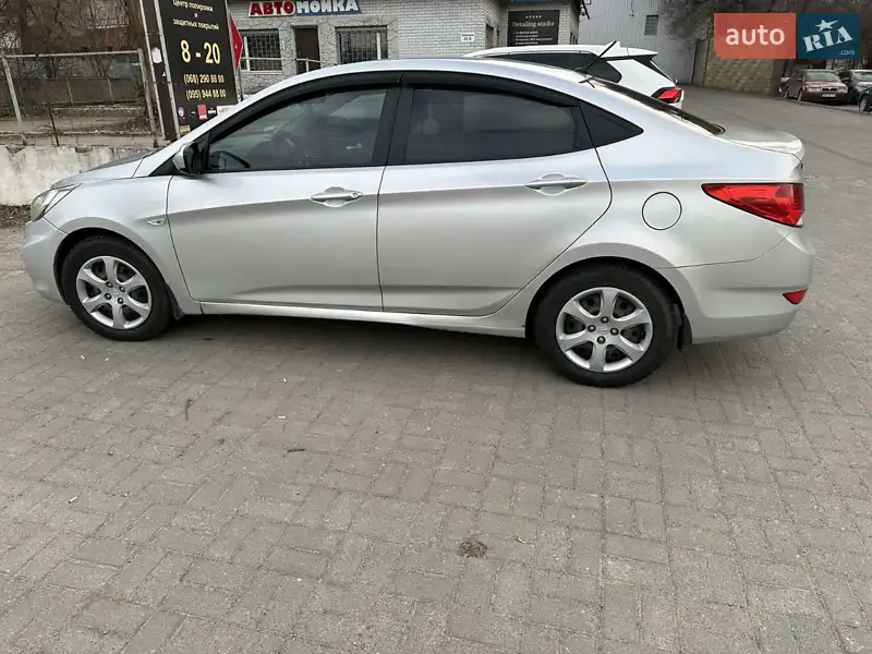 Hyundai Accent