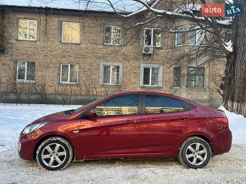 Hyundai Accent 2013 Hyundai Accent 2013