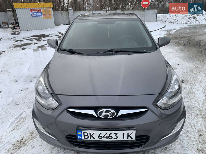 Седан Hyundai Accent 2011 в Ровно