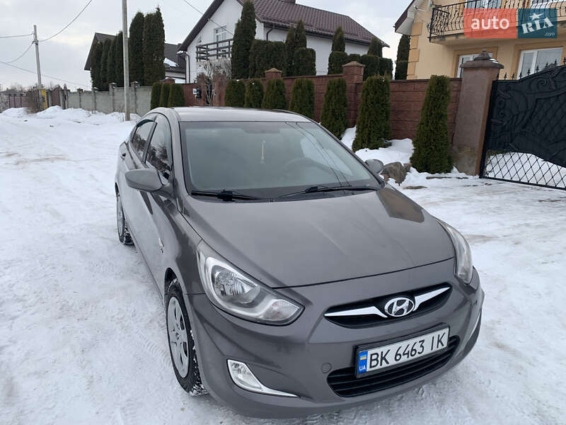Седан Hyundai Accent 2011 в Ровно