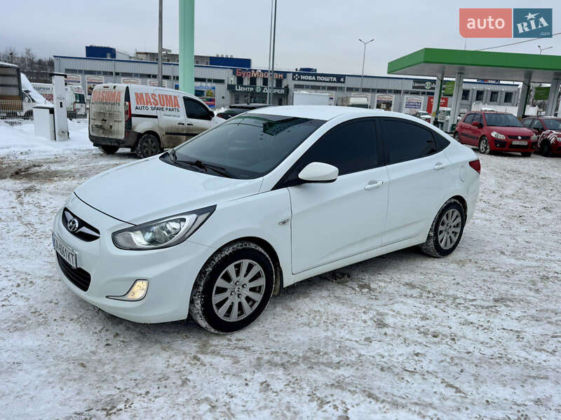 Hyundai Accent 2012 Hyundai Accent 2012