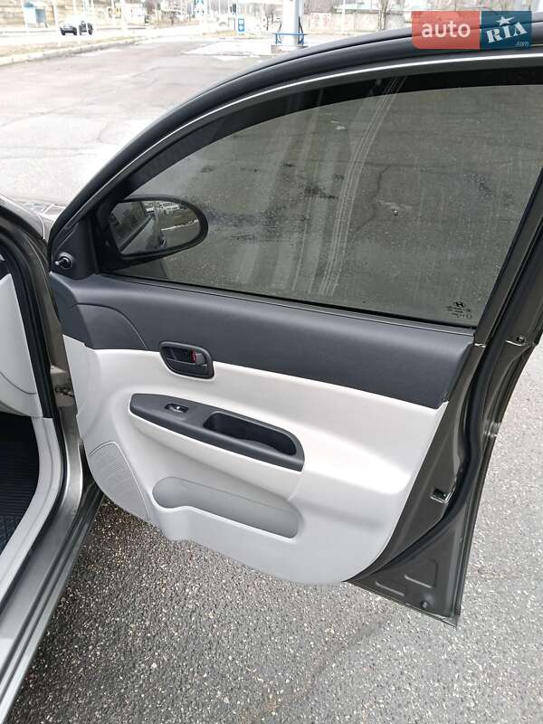 Седан Hyundai Accent 2008 в Николаеве фото 31 Седан Hyundai Accent 2008 в Николаеве