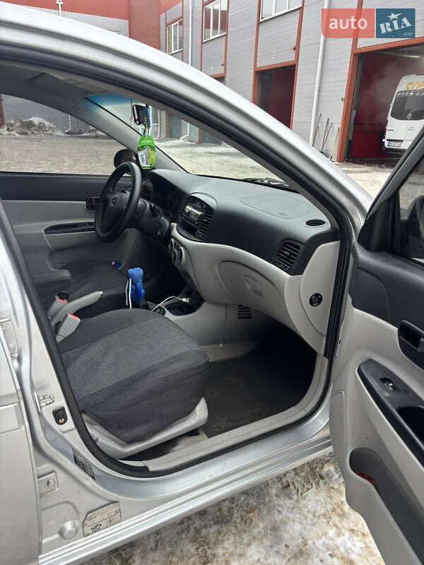 Седан Hyundai Accent 2008 в Сумах