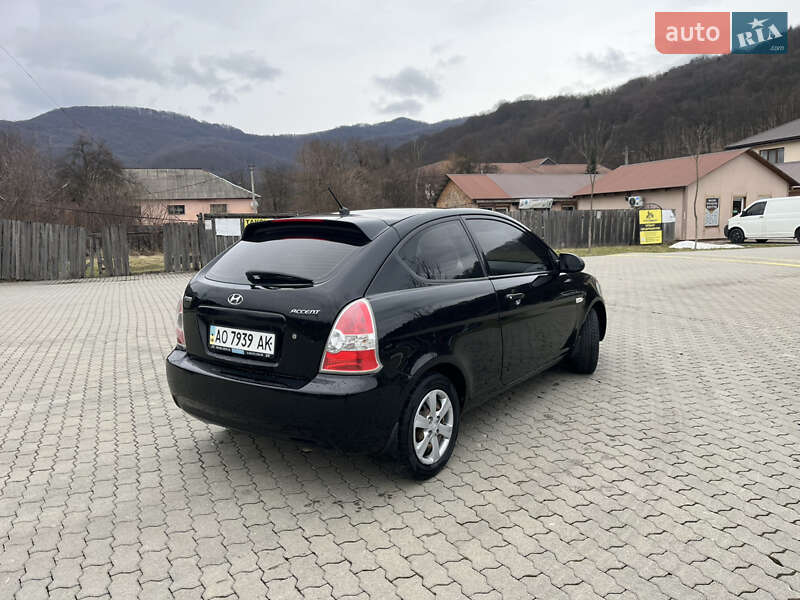 Хэтчбек Hyundai Accent 2007 в Сваляве