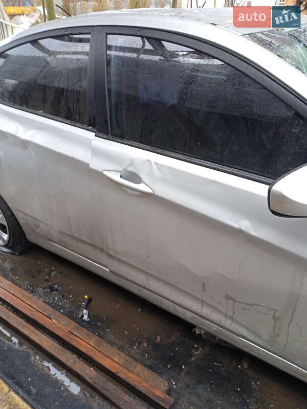 Седан Hyundai Accent 2011 в Славянске фото 10 Седан Hyundai Accent 2011 в Славянске