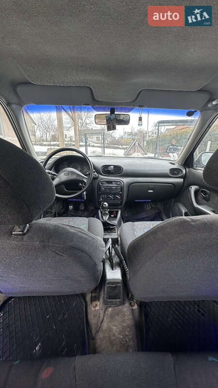 Седан Hyundai Accent 1997 в Львове