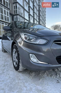 Седан Hyundai Accent 2011 в Чернигове