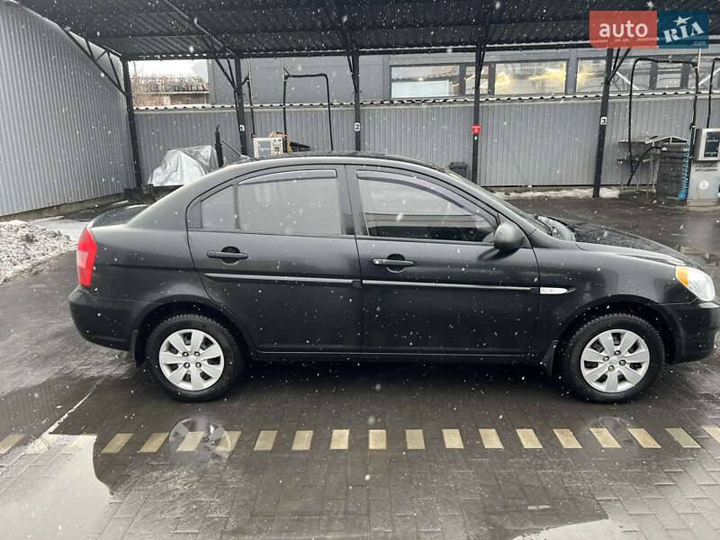 Седан Hyundai Accent 2009 в Киеве