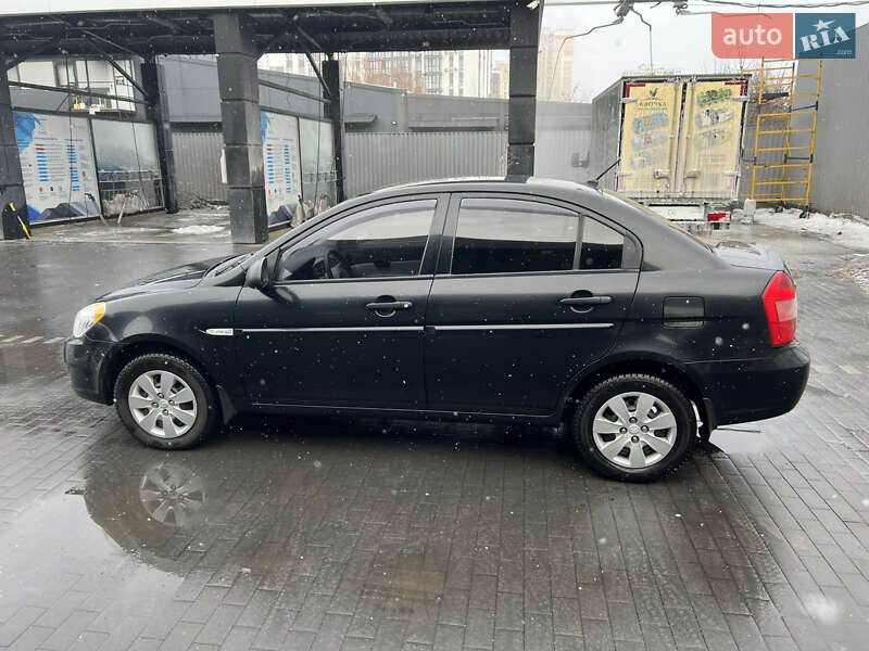 Седан Hyundai Accent 2009 в Киеве