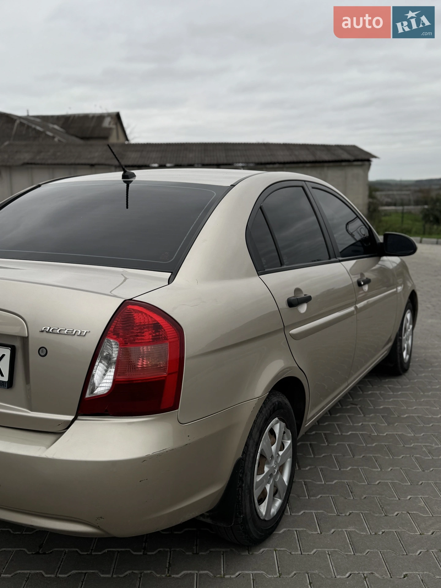 2010 Hyundai Accent - мініатюра 4