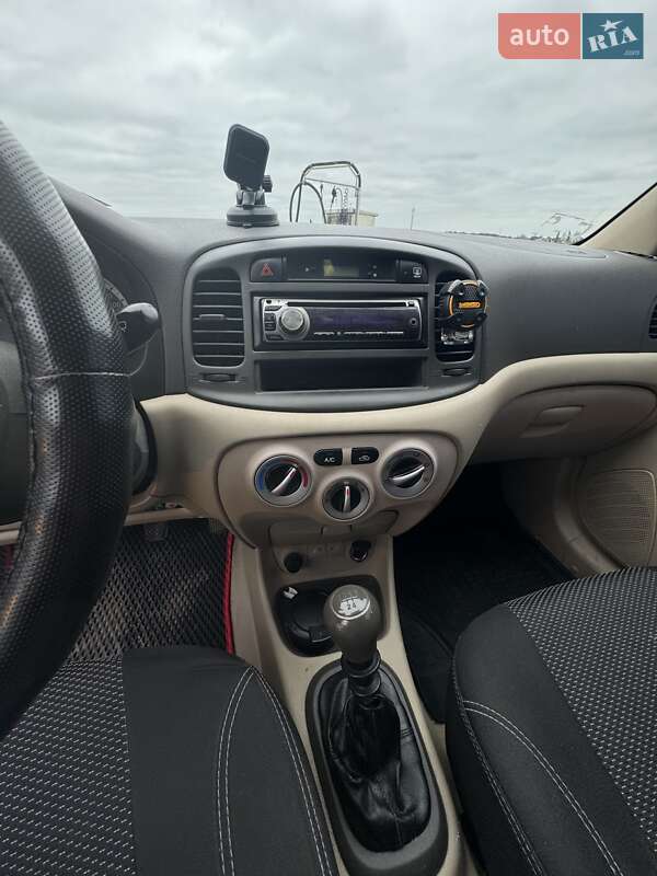Седан Hyundai Accent 2010 в Шумске фото 9 Седан Hyundai Accent 2010 в Шумске