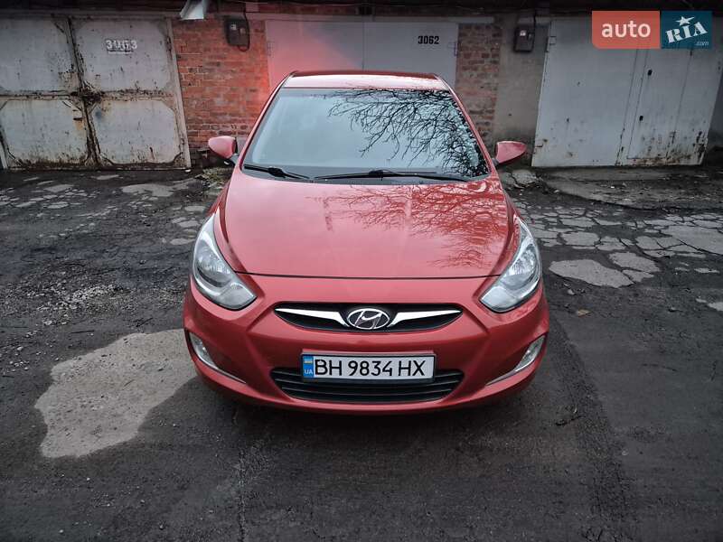 Седан Hyundai Accent 2012 в Днепре