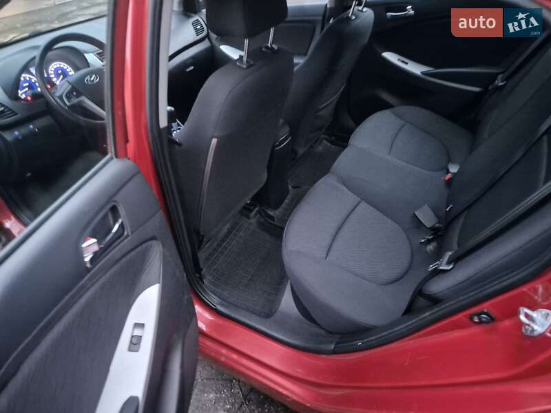 Седан Hyundai Accent 2012 в Днепре
