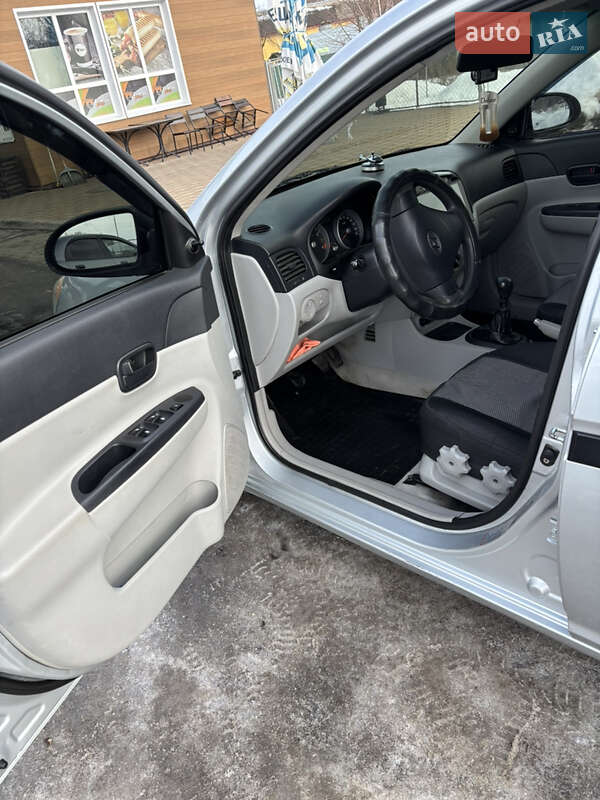 Седан Hyundai Accent 2008 в Конотопе