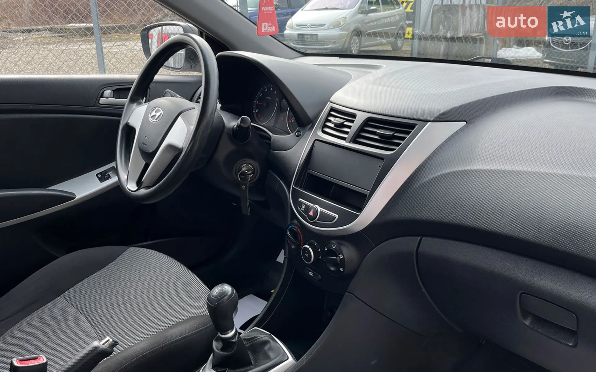 2012 Hyundai Accent - мініатюра 18