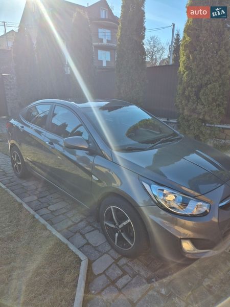 Седан Hyundai Accent 2012 в Киеве