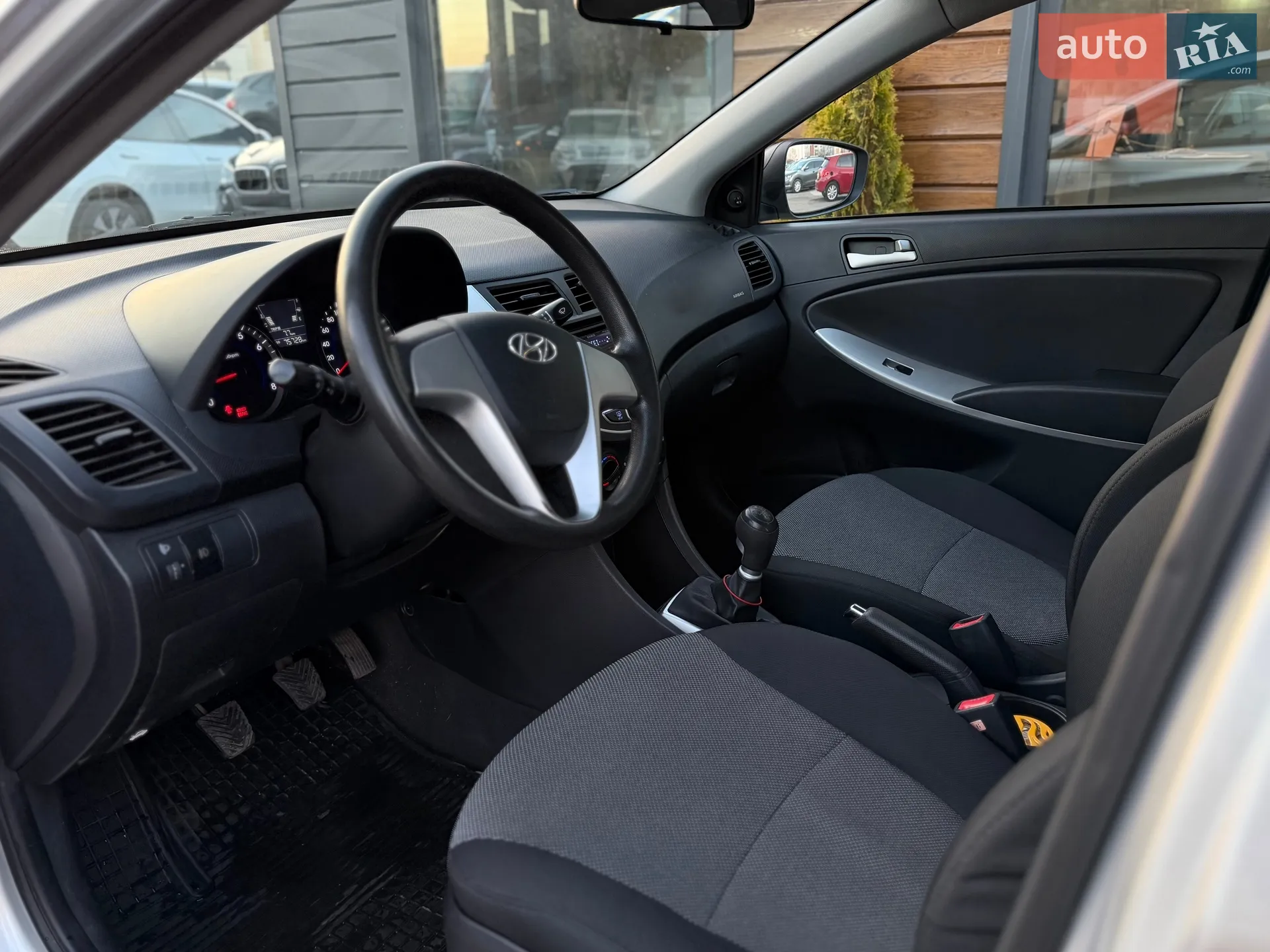 2011 Hyundai Accent - мініатюра 22
