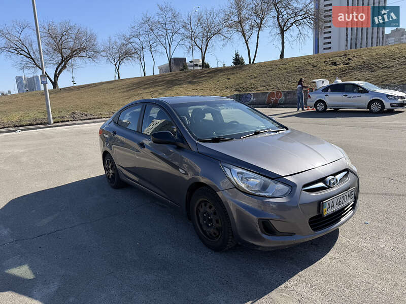 Седан Hyundai Accent 2011 в Киеве