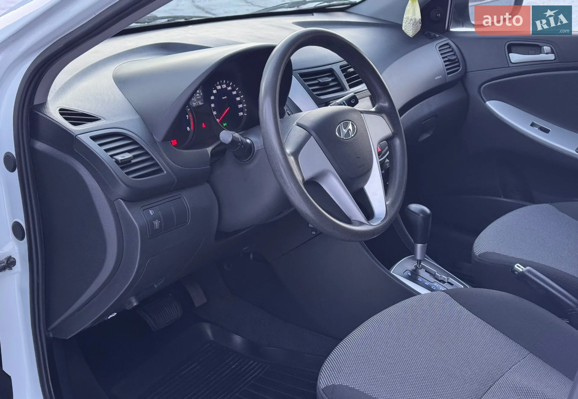 2012 Hyundai Accent - мініатюра 6