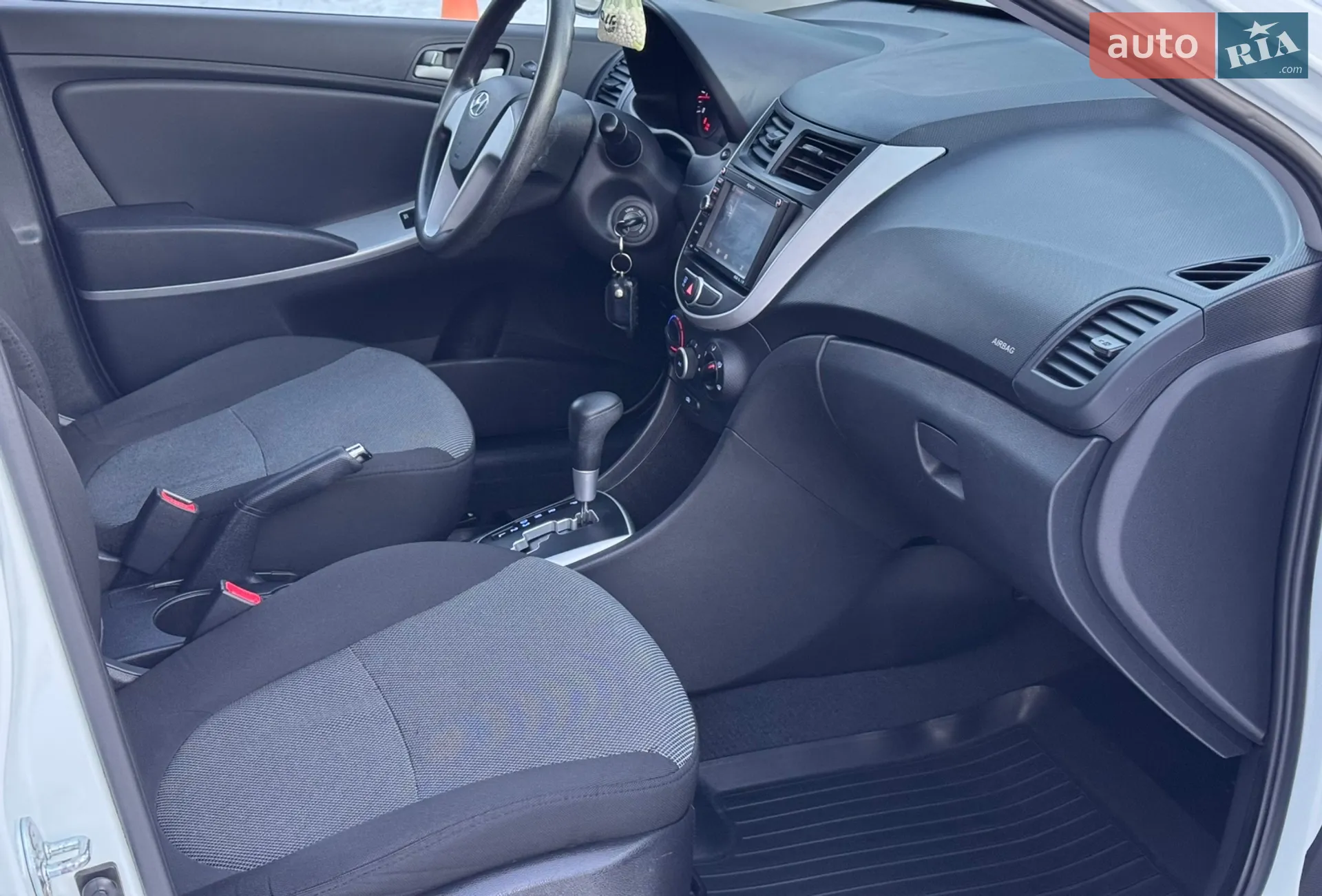 2012 Hyundai Accent - мініатюра 8
