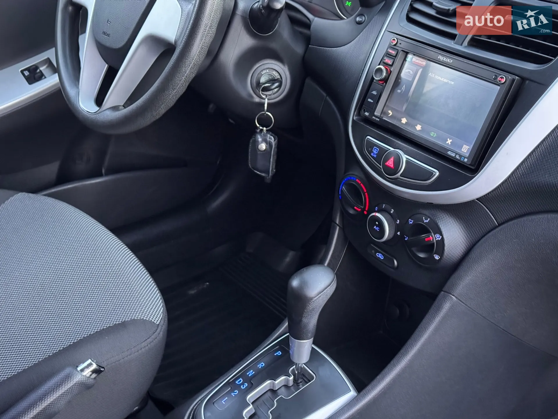 2012 Hyundai Accent - мініатюра 12