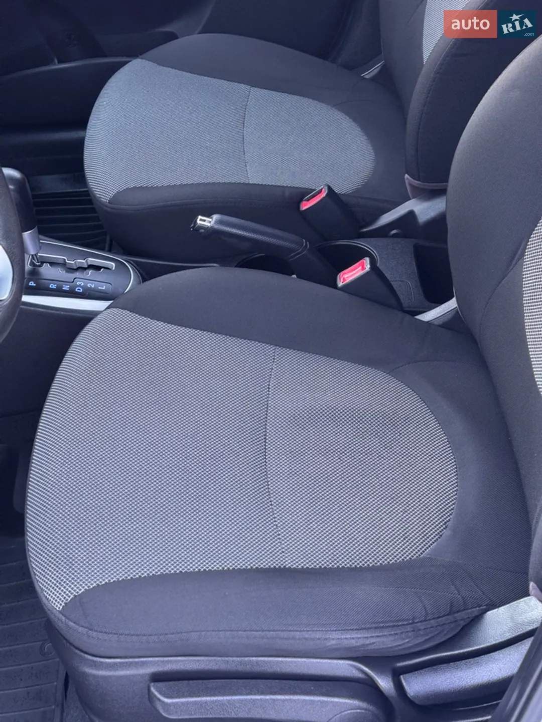 2012 Hyundai Accent - мініатюра 18