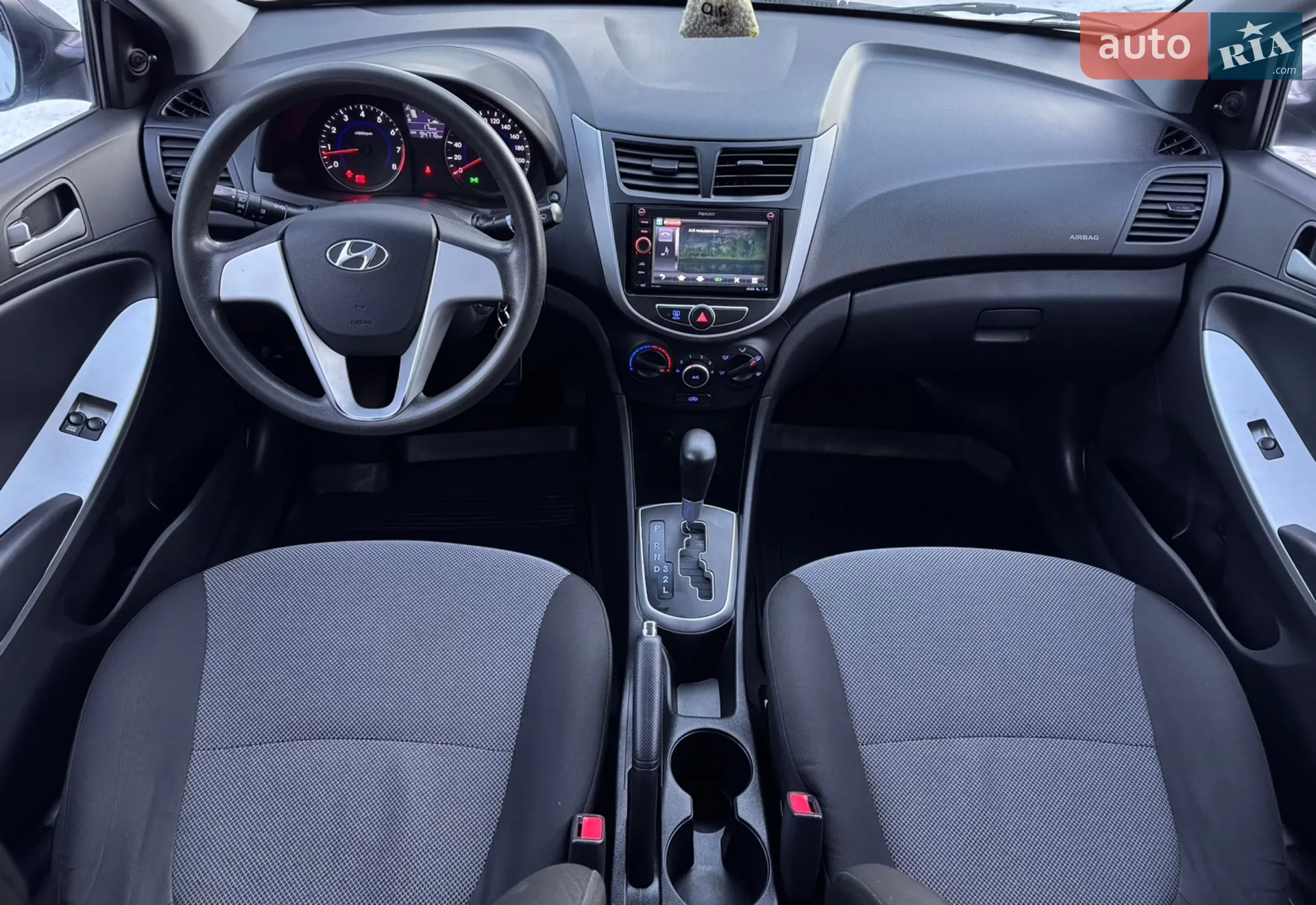 2012 Hyundai Accent - мініатюра 23